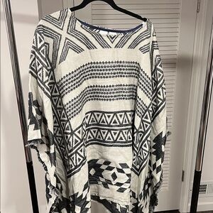 Xhilaration Black and White Geometric Knit Poncho